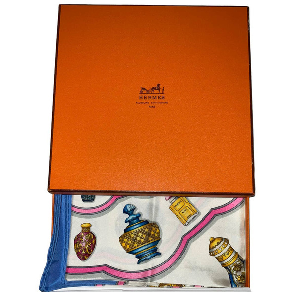 Hermes  “Qu' Importe Le Flacon” 100% Silk Scarf 90cm Square NWT/BOX - Picture 4 of 16